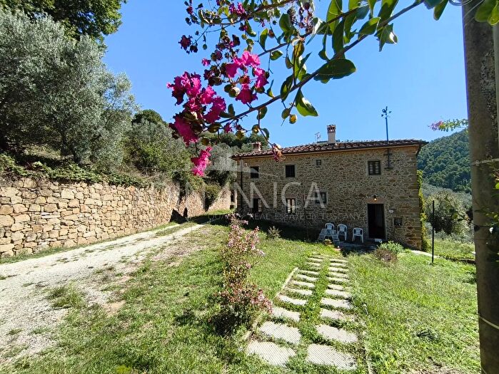 Casa con 5 locali in vendita in Vinci