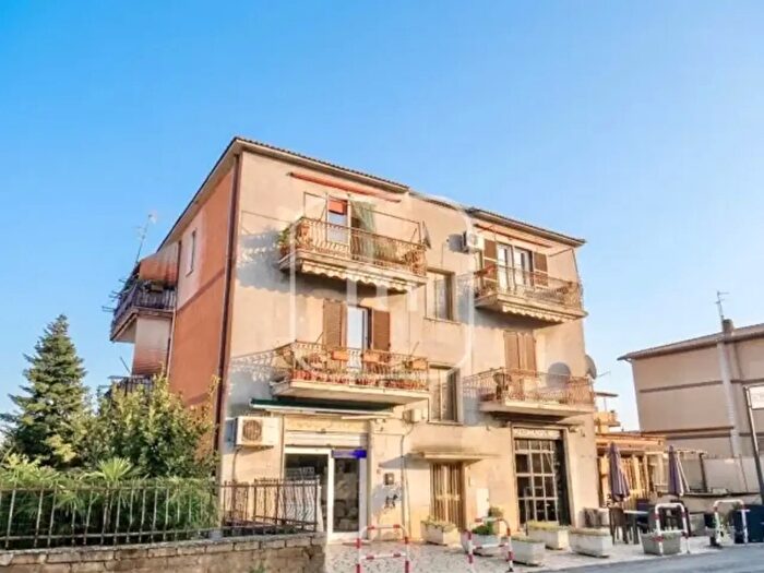 Appartamento con 6 locali in vendita in Via SantElpidio a Mare, Roma