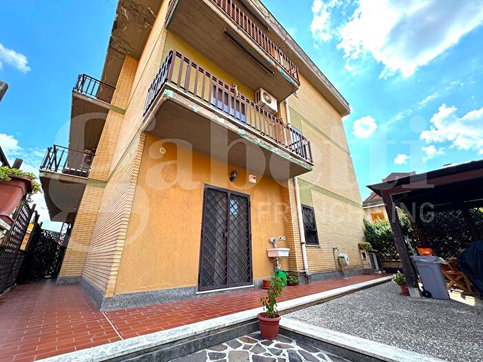 Appartamento trilocale in vendita in Via l Settembrini, Marino