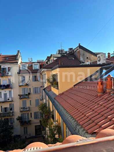 Appartamento trilocale in vendita in Via Gherardini, Milano