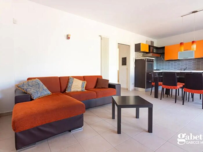 Appartamento trilocale in vendita in Via Tavullia, Gradara