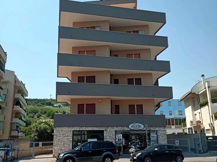 Appartamento con 6 locali in vendita in Pescara