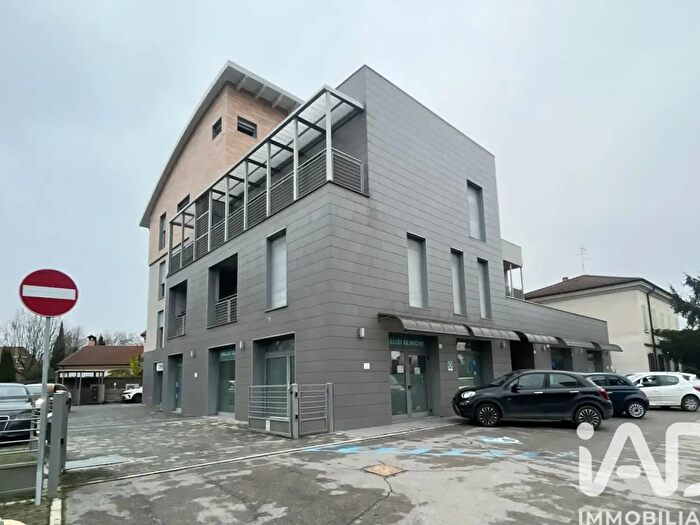 Appartamento trilocale in vendita in Via Abetone Brennero, Poggio Rusco