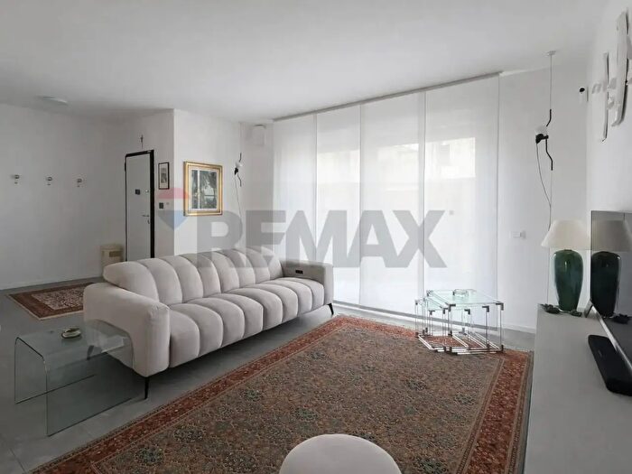 Casa quadrilocale in vendita in Via Giovanni Pascoli, Cava Manara