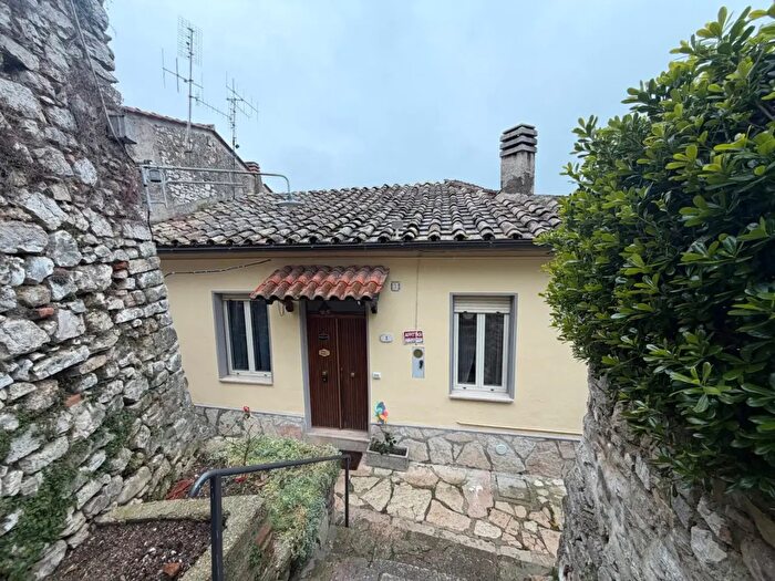 Appartamento trilocale in affitto in Piediluco Via Santa Maria, Terni
