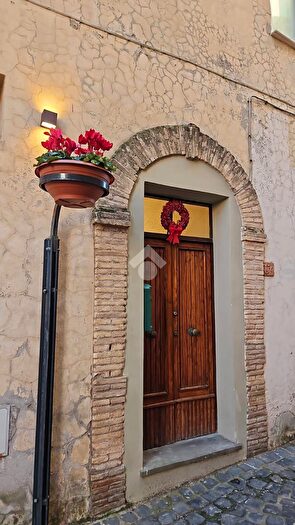 Appartamento con 5 locali in vendita in Via Andrea Sacchi, Nettuno