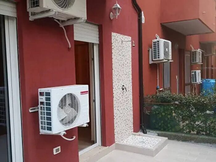 Appartamento trilocale in affitto in Via Calabretta, Soverato