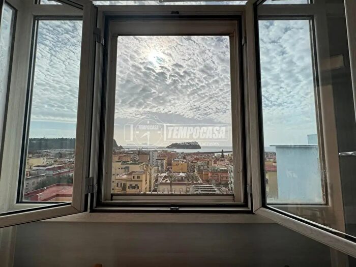 Appartamento monolocale in vendita in Via Sibilla, Napoli