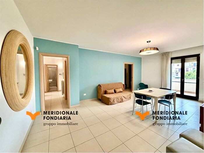 Appartamento con 6 locali in affitto in Via Salvatore Nahi, Poligono Via San Cesario, Lecce