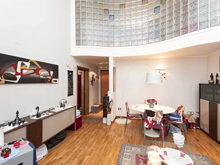 Appartamento trilocale in vendita in Via Francesco Crispi, Catania