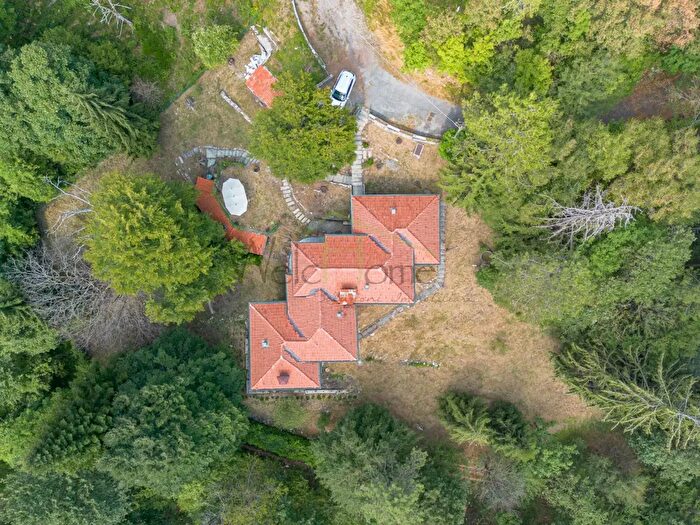 Casa con 6 locali in vendita in Erba