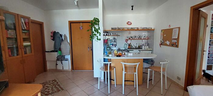 Appartamento con 5 locali in vendita in Montelabbate