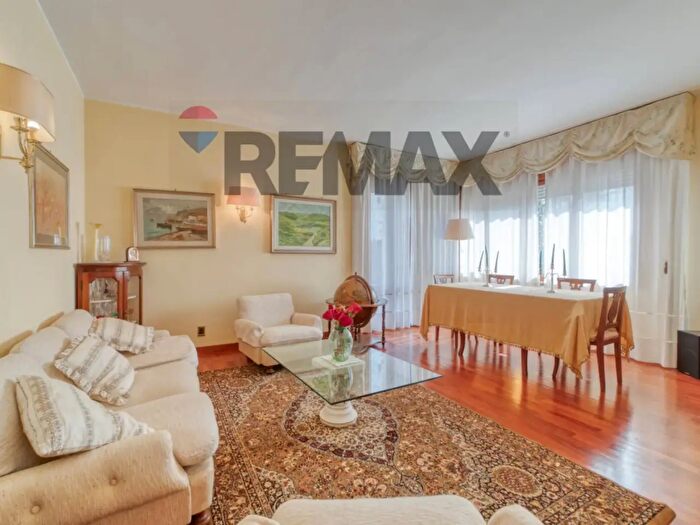 Appartamento con 9 locali in vendita in Montegrotto Terme