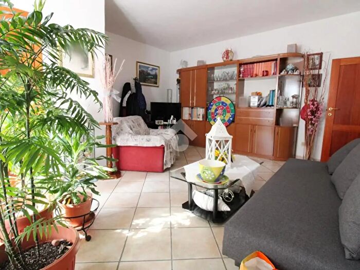 Casa quadrilocale in vendita in Via Filippo Strozzi, Prato