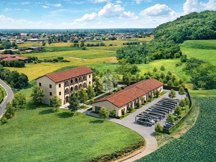 Appartamento trilocale in vendita in Via Specola, Cantu