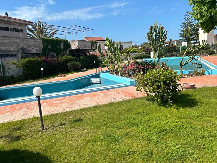 Appartamento trilocale in affitto in Via Empedocle, Saiatine, Furnari