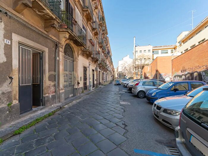 Appartamento monolocale in vendita in Via Sisto, Catania