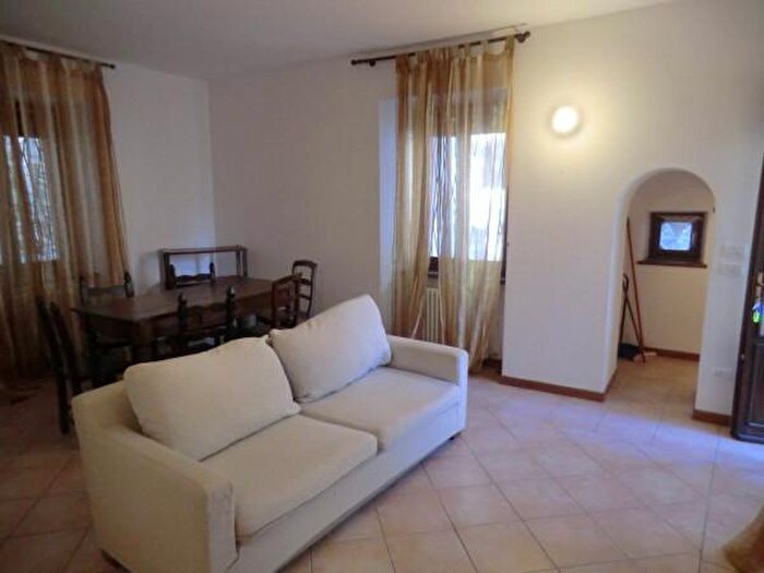 Appartamento bilocale in affitto in Via Cerviano, Gravedona ed Uniti