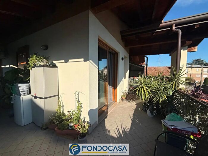 Appartamento trilocale in vendita in Via San Rocco, Rovato