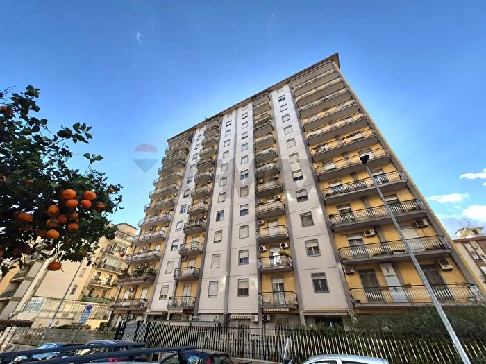 Appartamento con 6 locali in vendita in Via Filippo di Giovanni, Palermo