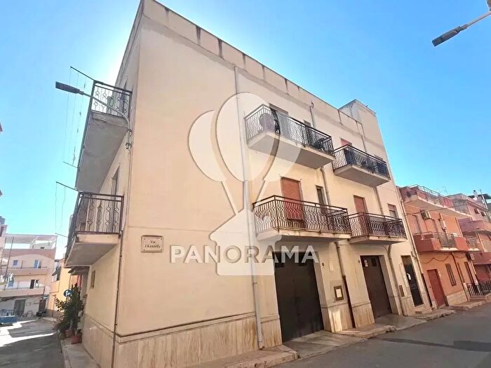Appartamento con 6 locali in vendita in Via Kennedy, Balestrate