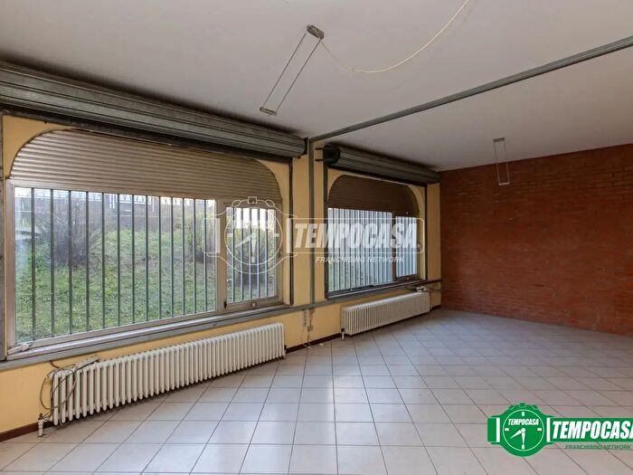 Appartamento trilocale in vendita in Via Guido Gozzano, Busto Arsizio