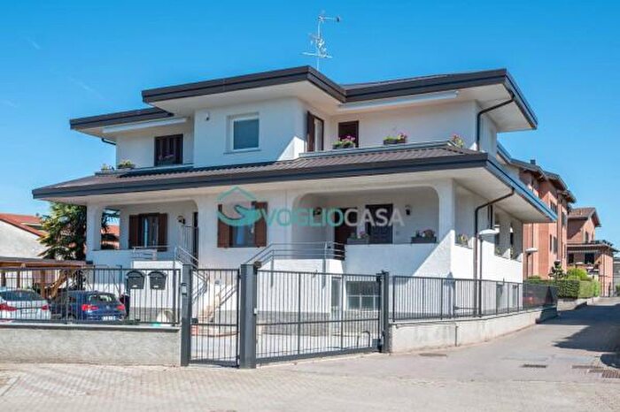 Case in Vendita e in Affitto - 2