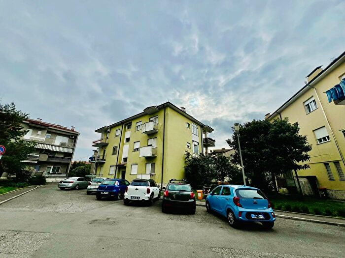 Appartamento con 5 locali in vendita in Gorizia Via Pasubio, Gorizia