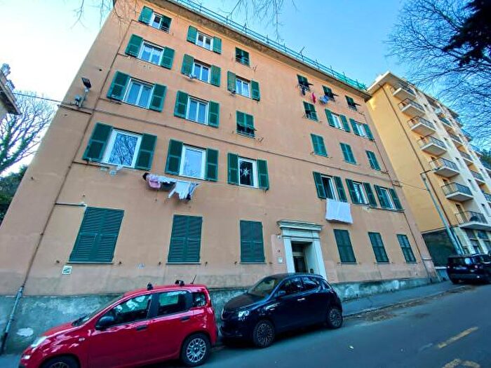 Appartamento quadrilocale in vendita in Via Carso, Genova