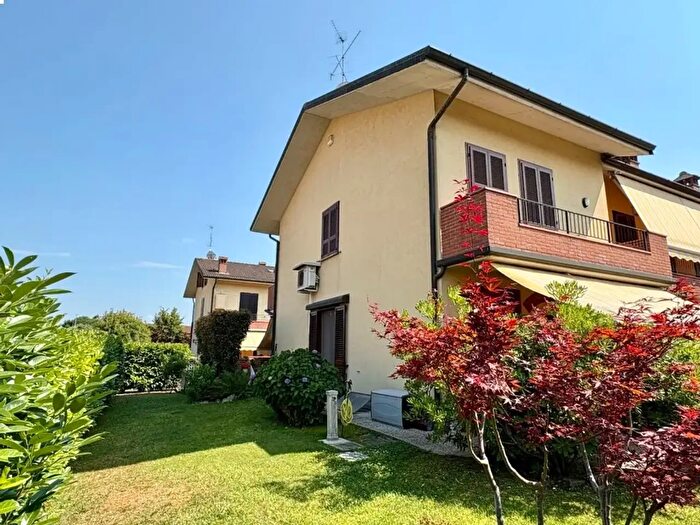 Casa trilocale in vendita in San Colombano Al Lambro