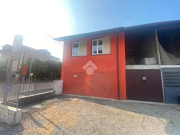 Appartamento monolocale in vendita in Piazza Fratelli Cervi, Lentate Sul Seveso