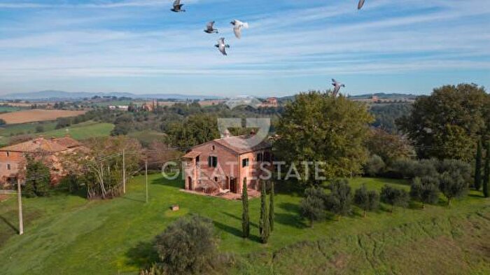 Casa con 6 locali in vendita in Castiglione Del Lago