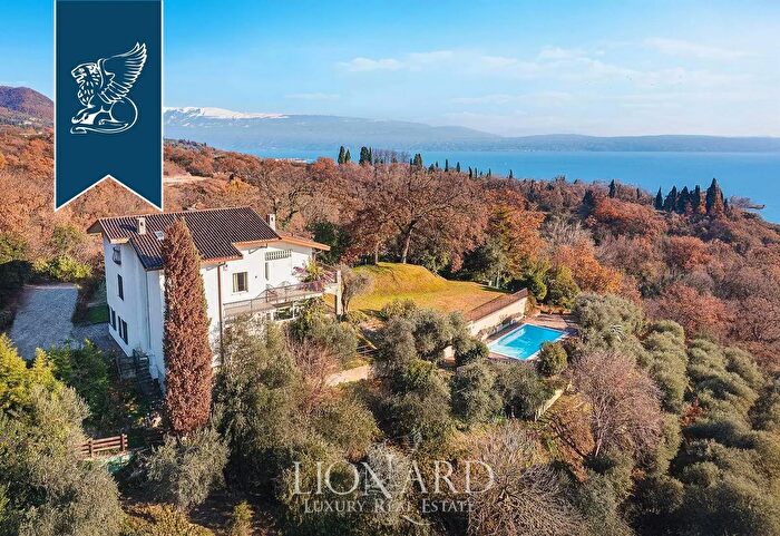 Casa con 5 locali in vendita in Gardone Riviera