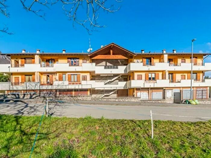 Appartamento trilocale in vendita in Via Cornalita, San Giovanni Bianco