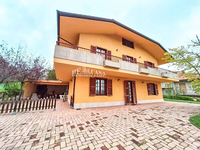 Casa con 5 locali in vendita in Sant'Omero
