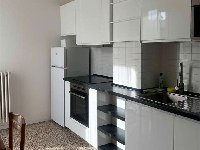 Appartamento trilocale in affitto in via Bonaventura Zumbini, Barona, Milano