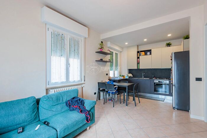 Appartamento trilocale in vendita in Via Montebello, Parma