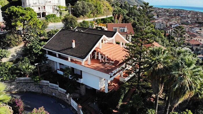 Casa in vendita in Via San Bernardino Amantea, Amantea