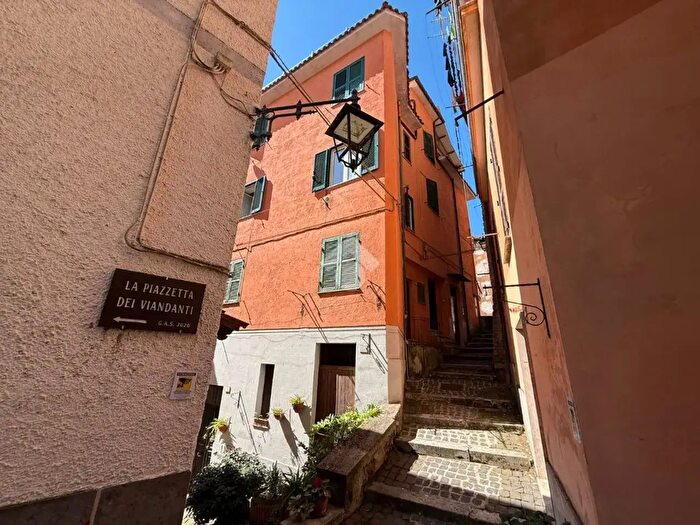 Appartamento bilocale in vendita in Via Scanzano, Subiaco
