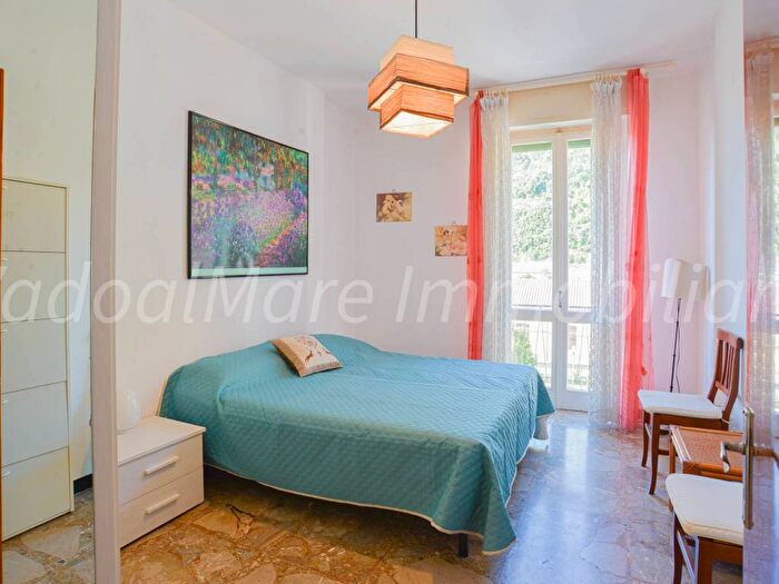 Appartamento trilocale in affitto in Via delle Pleiadi, Centro, Finale Ligure