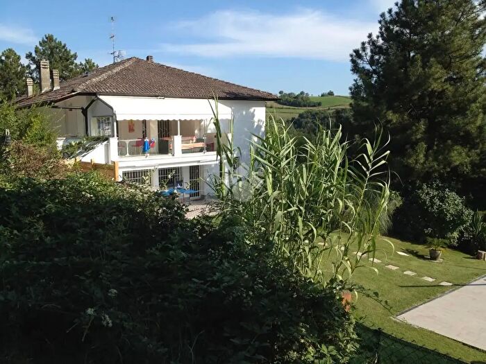 Casa con 6 locali in vendita in Via Brienzone, Pozzol Groppo