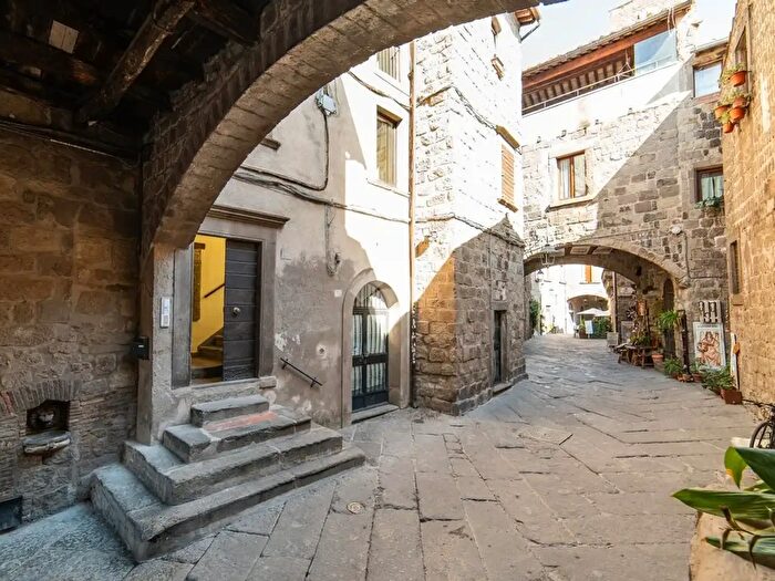 Appartamento bilocale in vendita in Via San Pellegrino, Viterbo