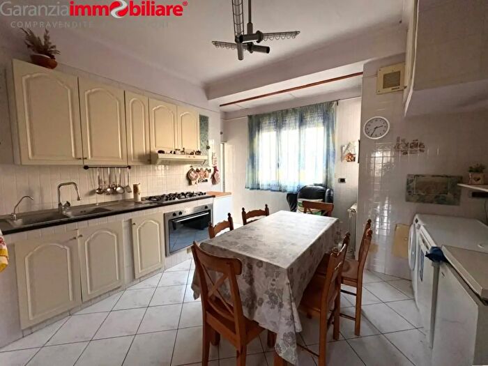 Appartamento trilocale in vendita in Calata Capodichino, Napoli