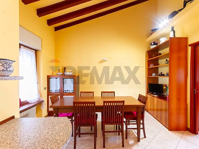 Appartamento con 5 locali in vendita in Via Pastrengo b, Vimercate