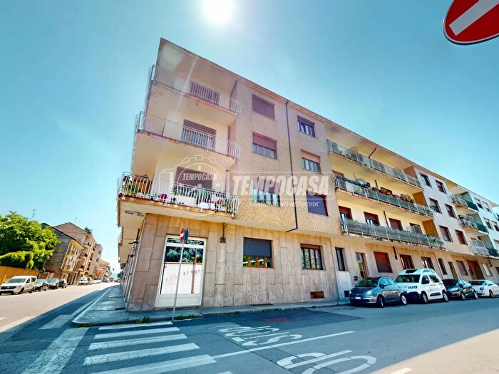 Appartamento trilocale in vendita in Via Europa, Bra