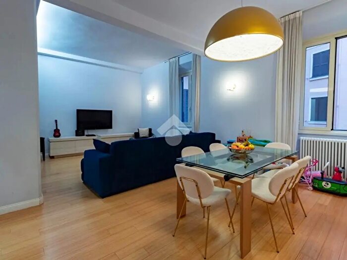 Appartamento quadrilocale in vendita in Via Stamira, Roma