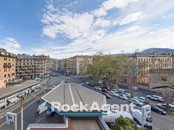 Appartamento con 5 locali in vendita in Via Archimede, Genova