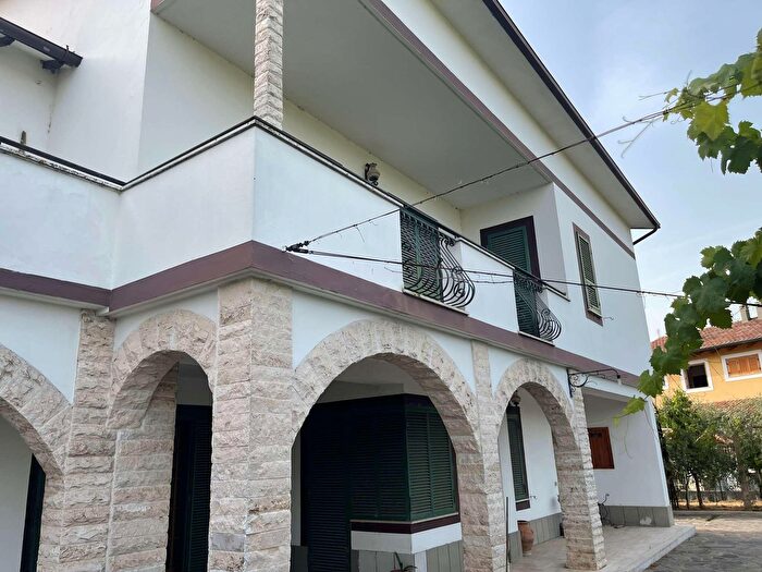 Casa con 9 locali in vendita in Via dei Prati Fioriti, Magione