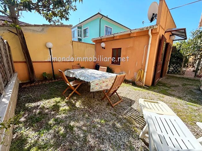 Appartamento con 5 locali in affitto in Amerigo Vespucci, Rosignano Marittimo