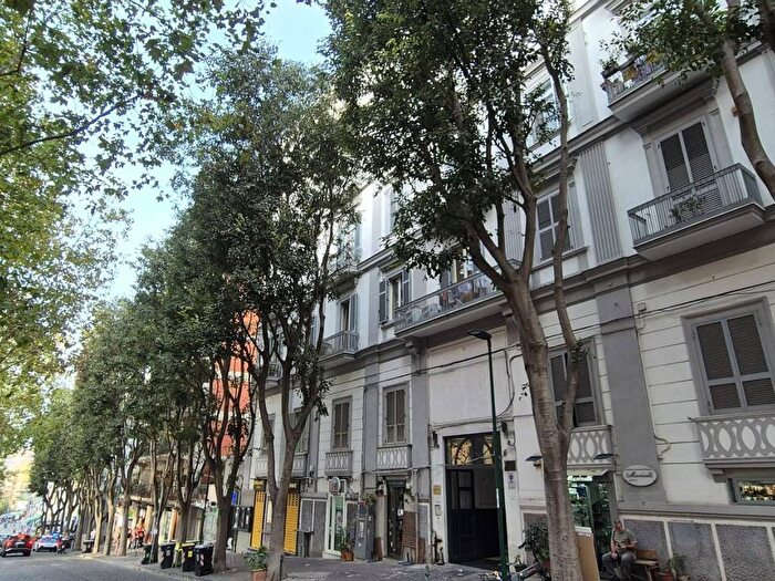 Appartamento trilocale in affitto in Via Gian Lorenzo Bernini, Vomero, Napoli